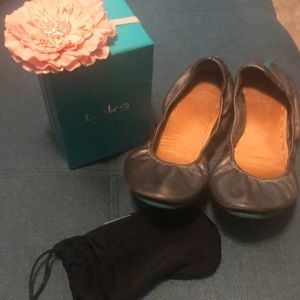 Tieks silver size 8